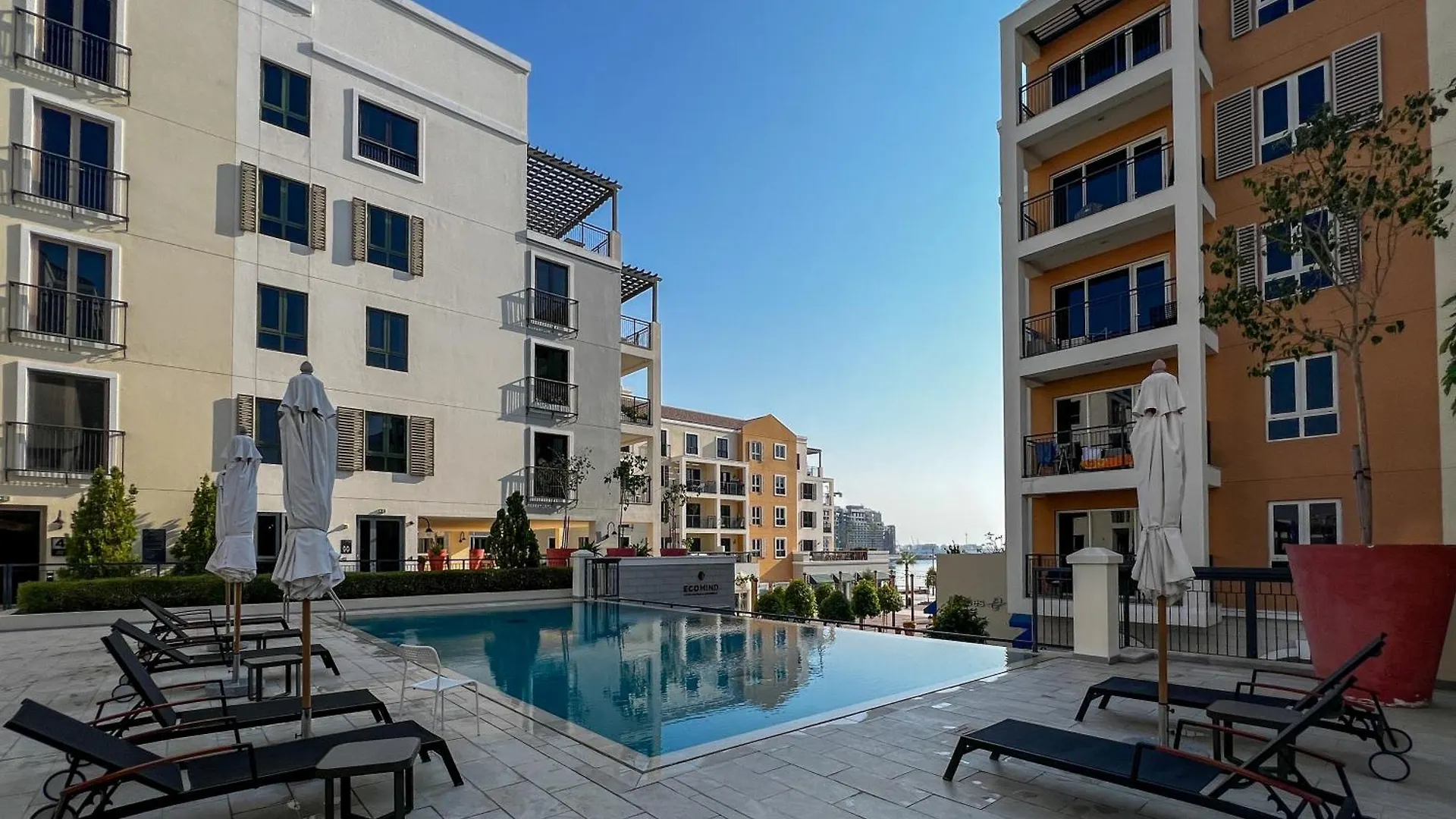 Exquisite 2Br Apartment In La Cote Building 5 Dubai